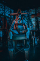 Latex loving dominatrix! - Lady in latex awaiting your call!