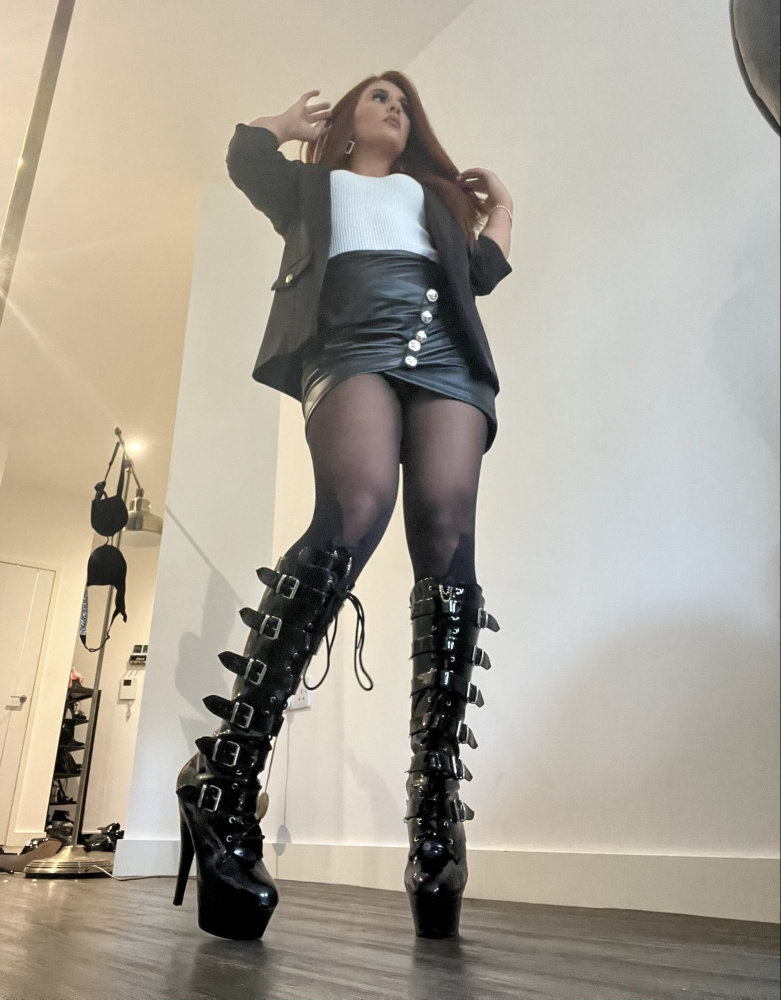 You exist to worship and serve at my feet. You are my slave. von Obey Serena B